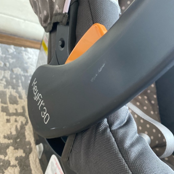 ❌SOLD❌Chicco keyfit 30 car seat - Picture 7 of 9